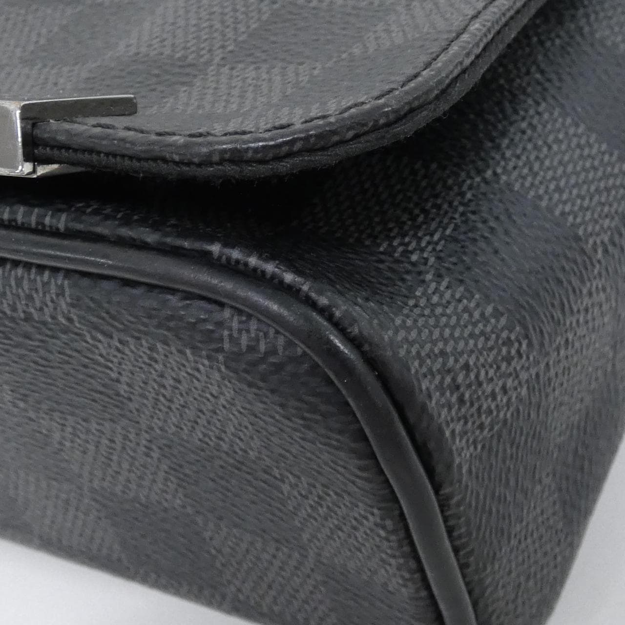 LOUIS VUITTON District N41028 肩背包 Damier 3