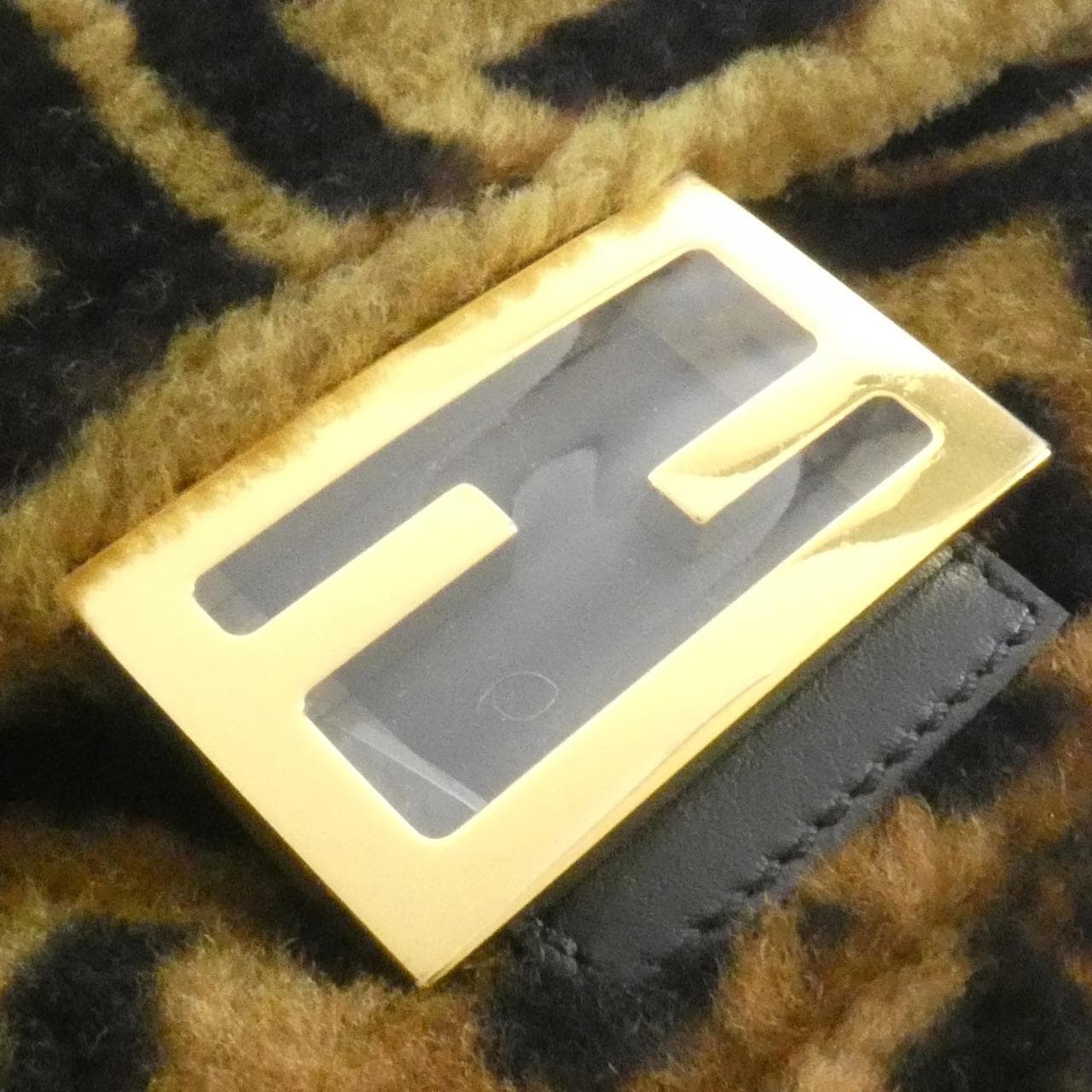 FENDI Baguette 8BR600 A8HP 肩背包 4