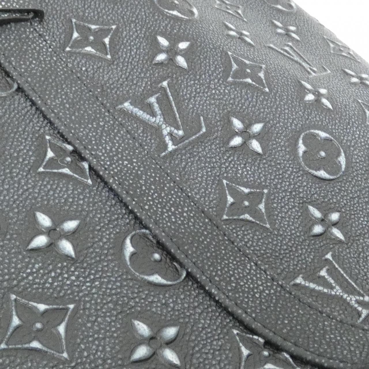 LOUIS VUITTON M21371 托特包 4