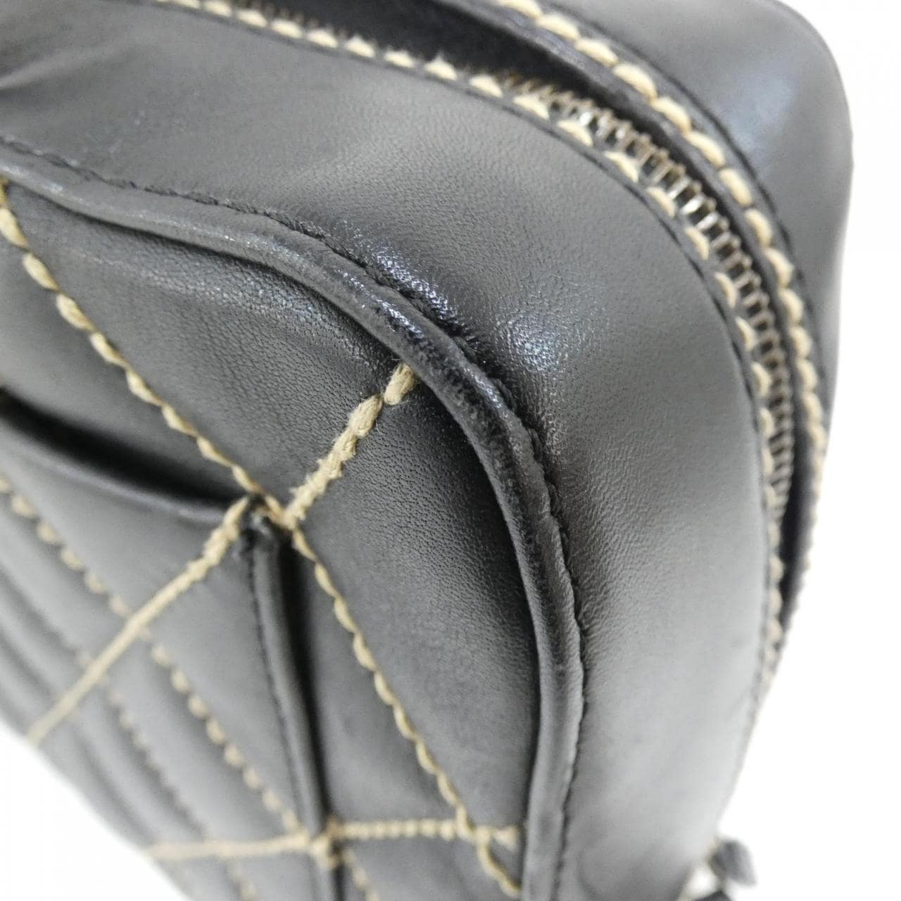 CHANEL 18121 Handbag 4