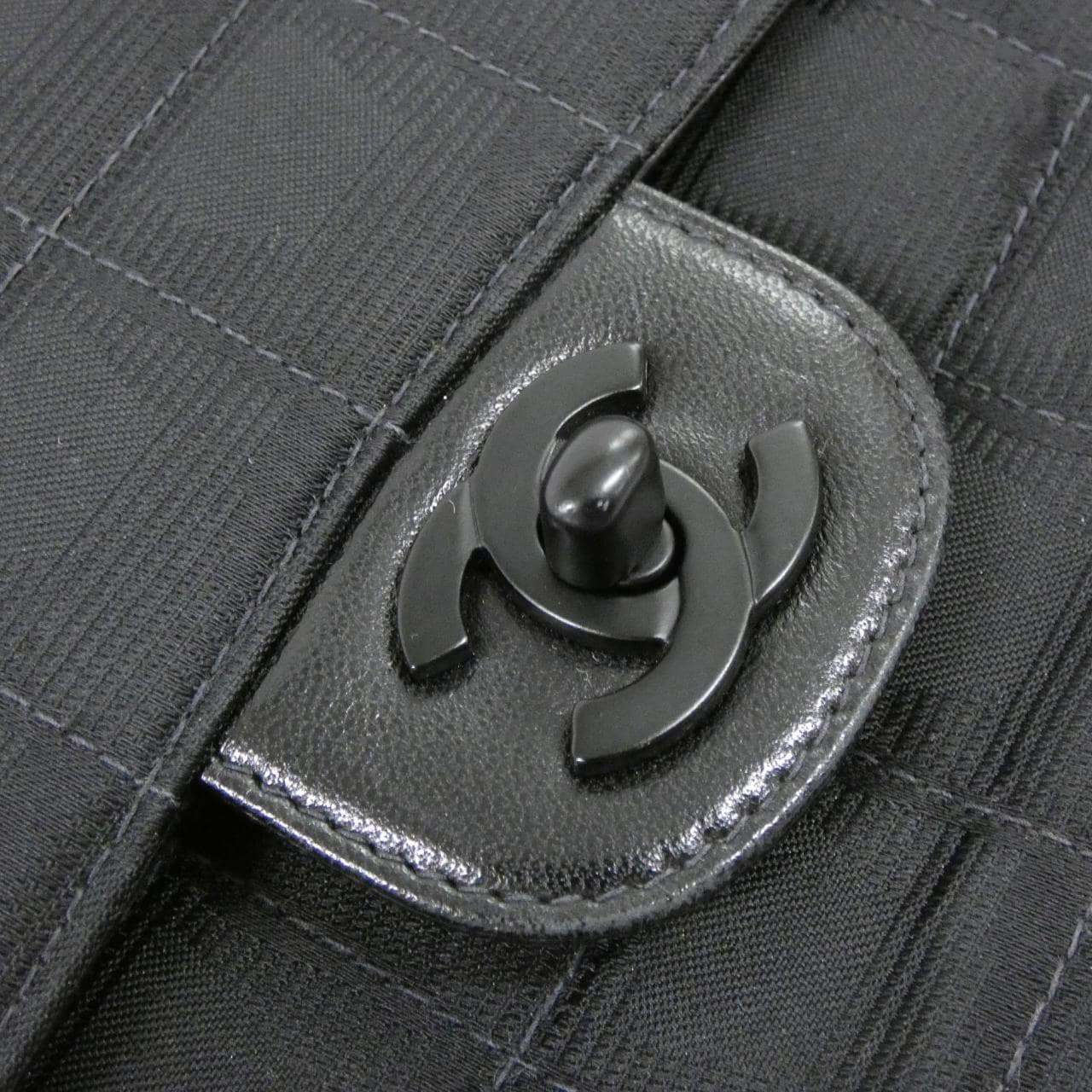 CHANEL 15285 肩背包 尼龍 4