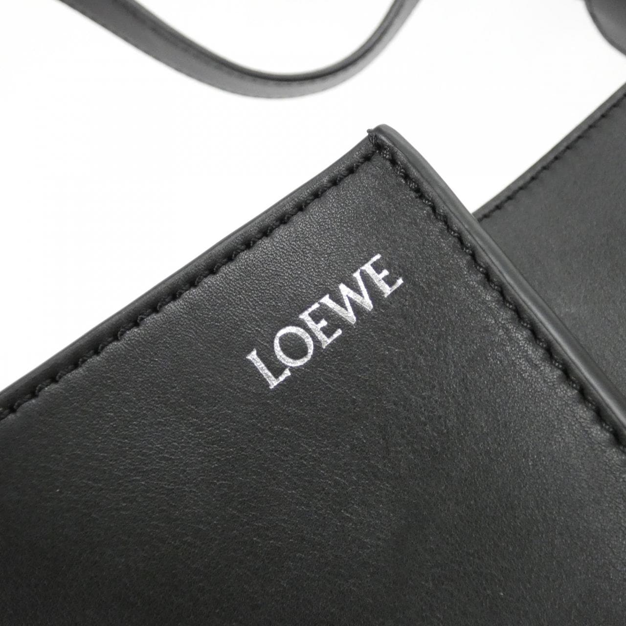 LOEWE AWRAWRPX01 Shoulder 4