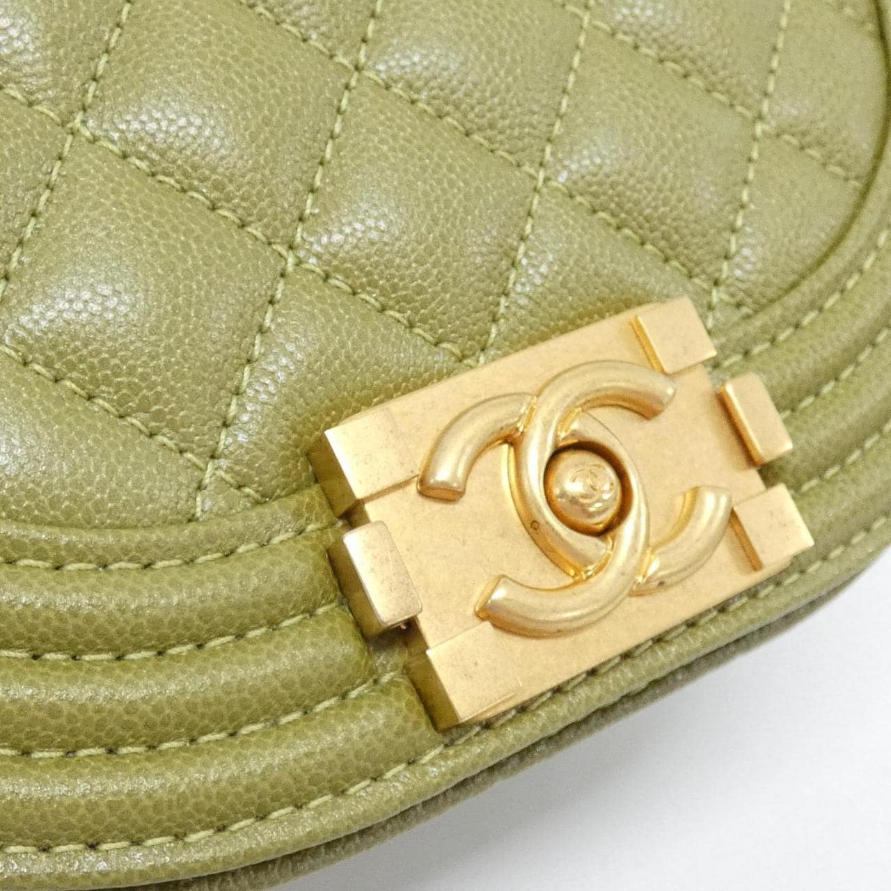 CHANEL Boy Chanel AS3350 肩背包 荔枝紋牛皮 4
