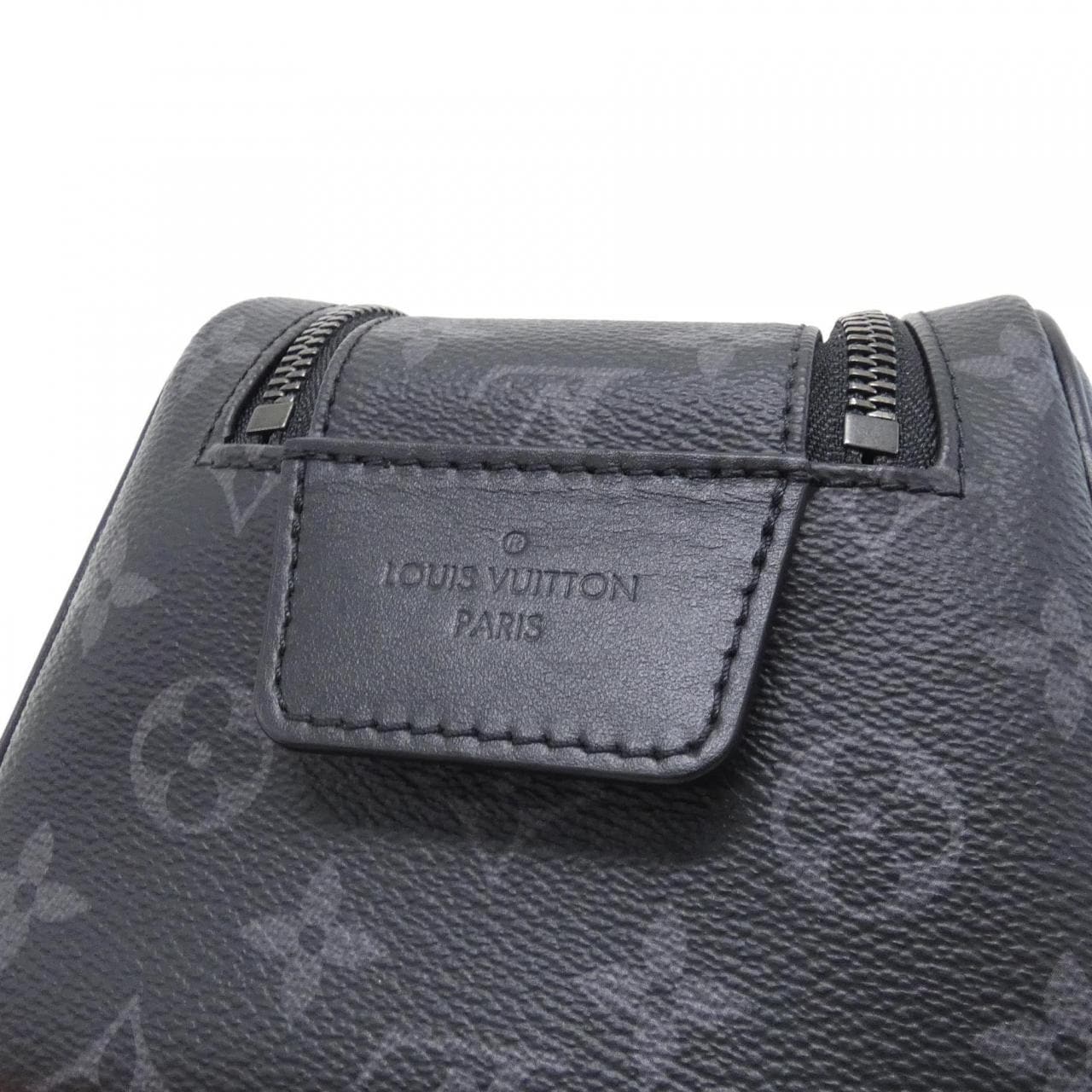 LOUIS VUITTON Eclipse M46354 Pouch Monogram 4