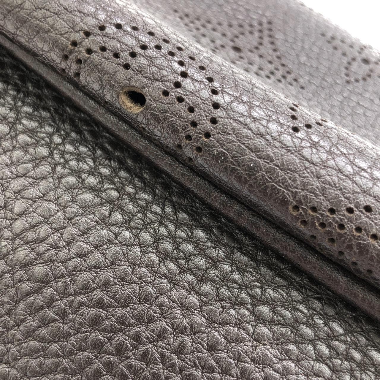 LOUIS VUITTON Mahina M95972 Shoulder 3