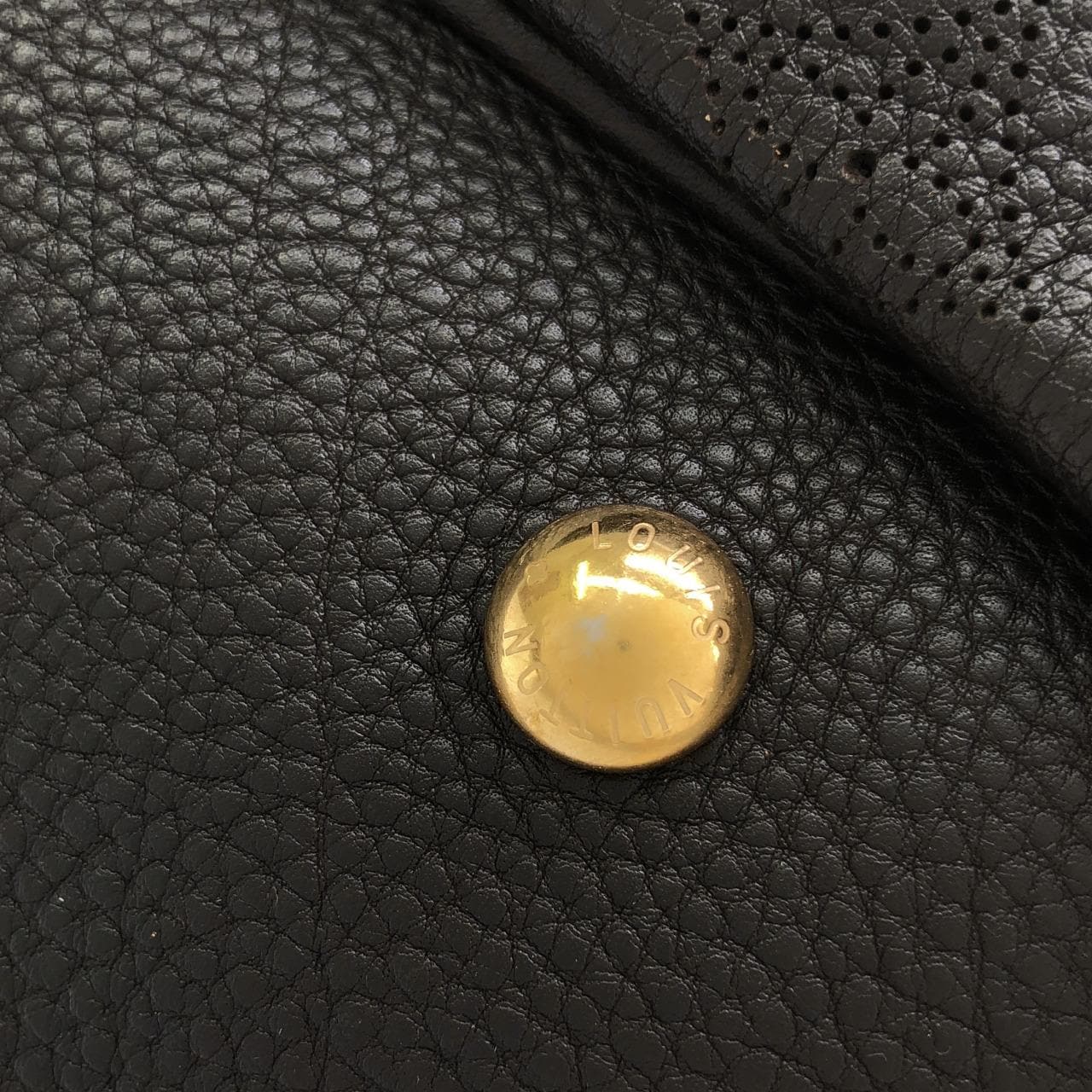 LOUIS VUITTON Mahina M95972 Shoulder 4