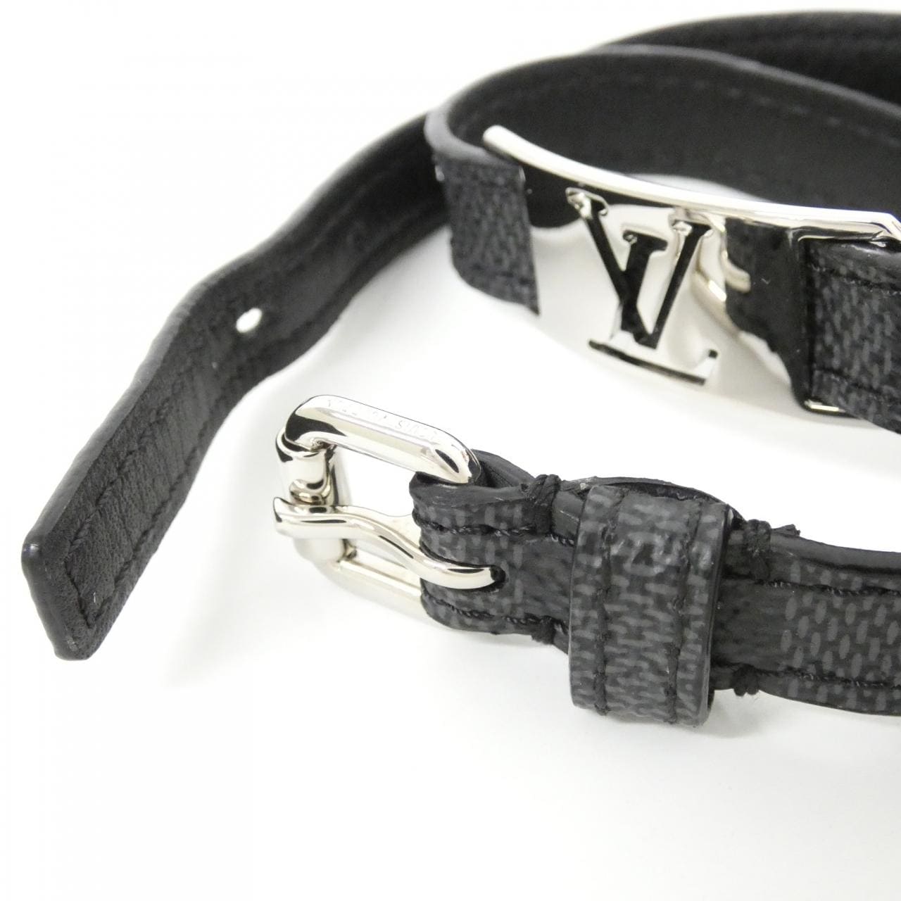 LOUIS VUITTON M6616E Damier 3
