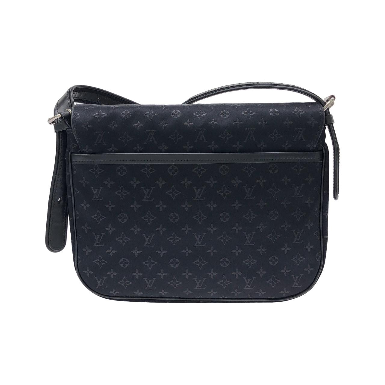 LOUIS VUITTON Musette M92273 Shoulder Patent Leather 2