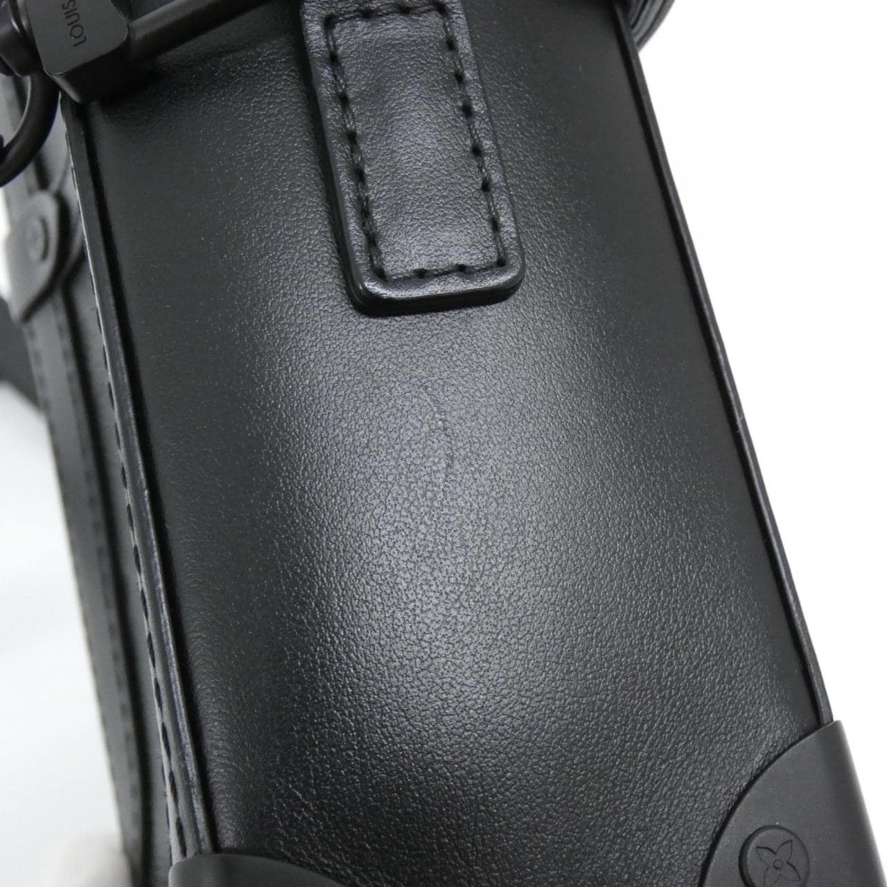 LOUIS VUITTON Eclipse M82077 肩背包 Monogram 5