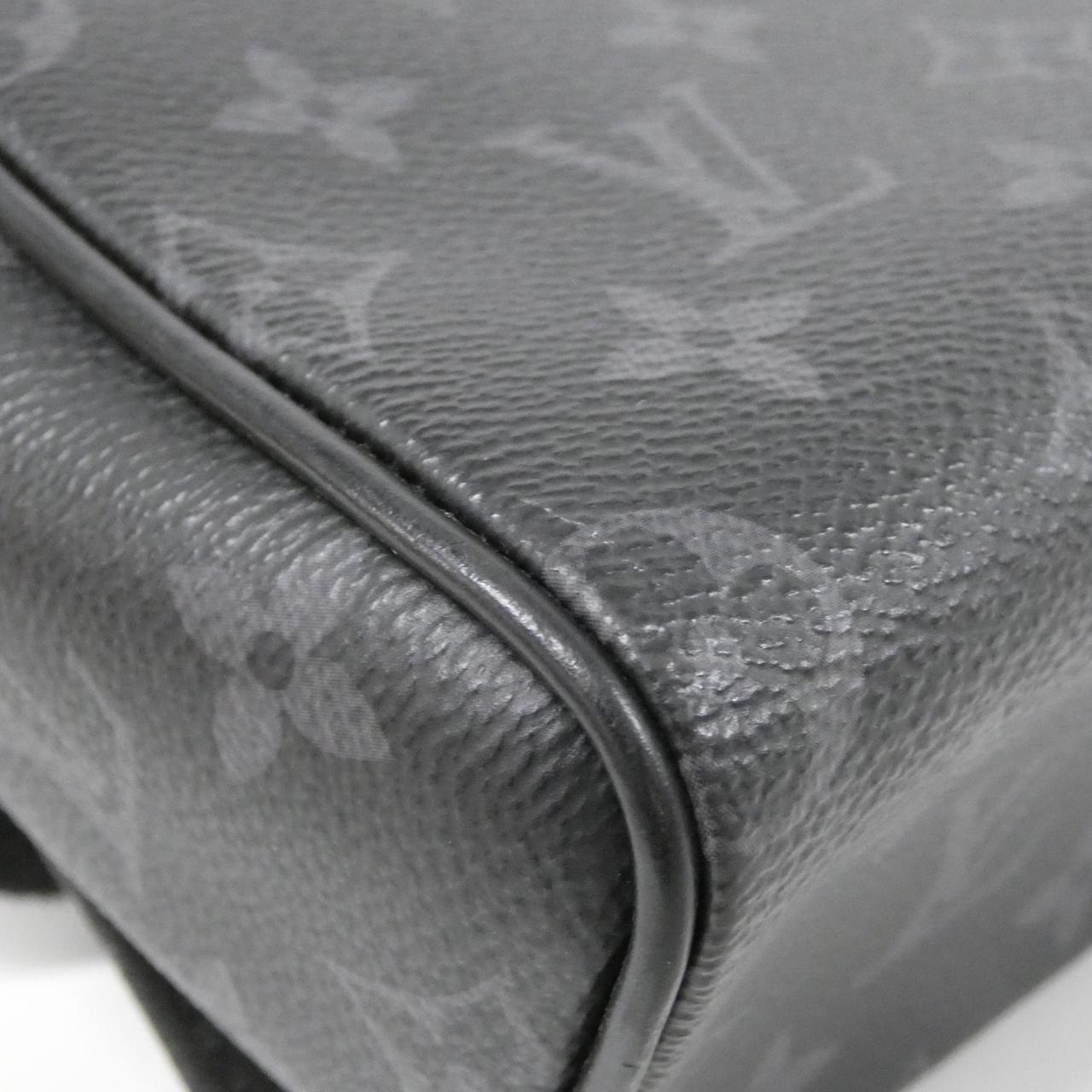 LOUIS VUITTON District M44000 肩背包 Monogram 3