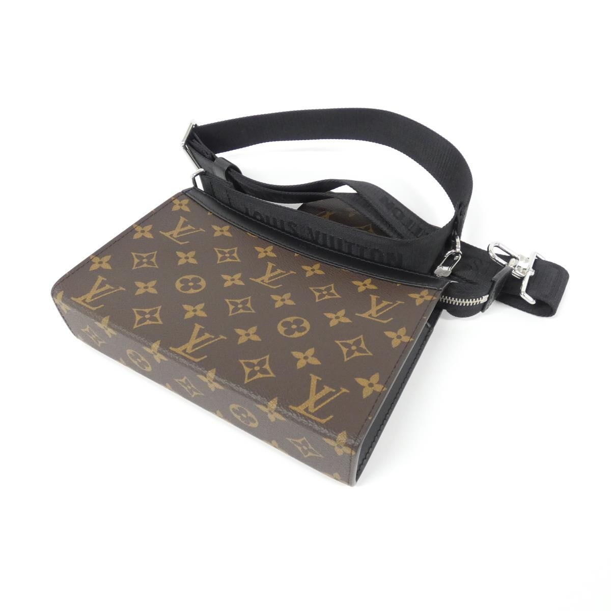 LOUIS VUITTON M14036 Shoulder Monogram 3