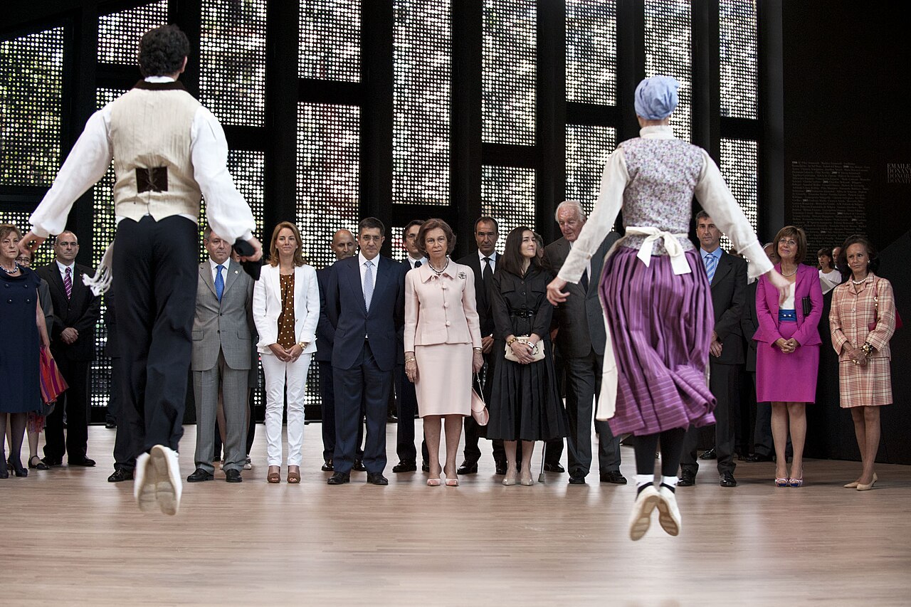 Balenciaga City 同 Le Cagole 點分?機車包款式演變解讀