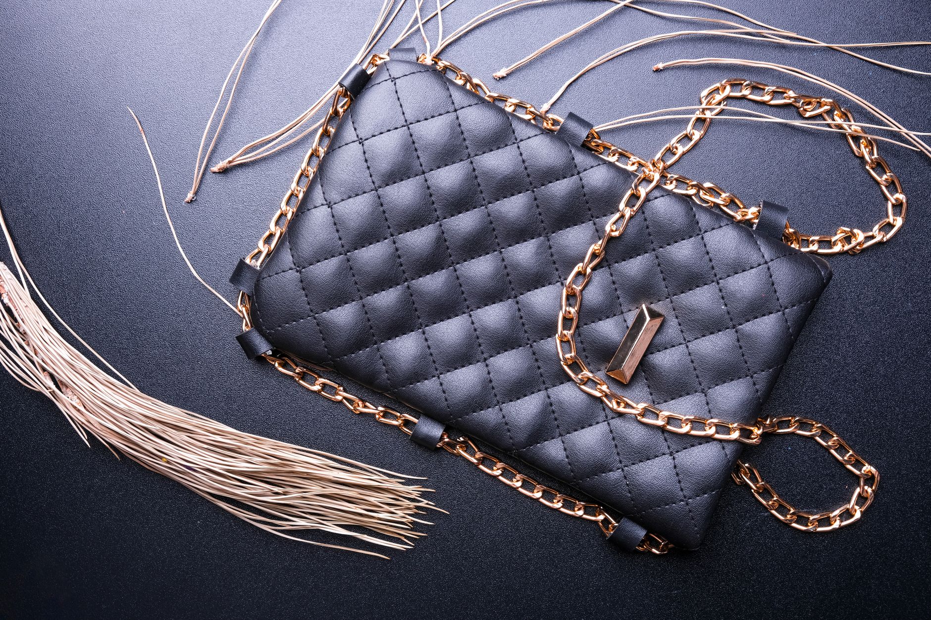 Loewe Puzzle 同 Hammock 有咩分別?幾何摺疊設計解讀