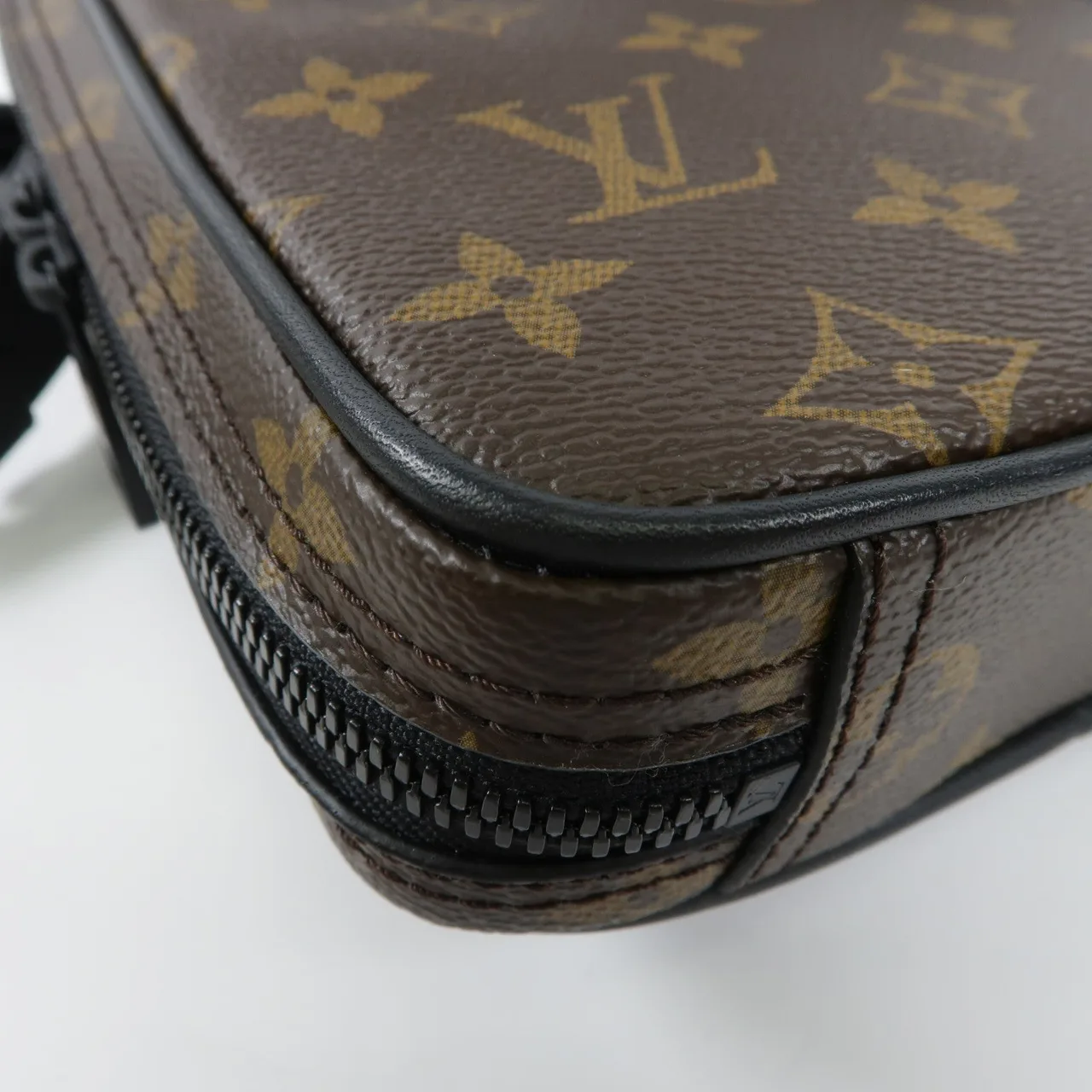 LOUIS VUITTON Utility M44428 肩背包 塗層帆布 棕色 / Brown 塗層帆布 中古品A - 縮圖 8