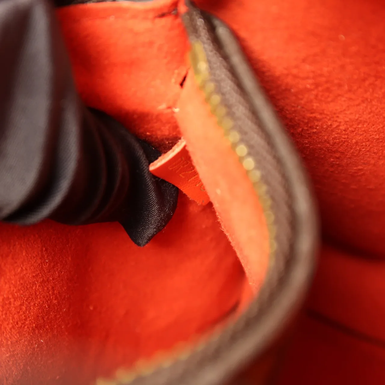 LOUIS VUITTON NeoNoe M44021 肩背包 塗層帆布 紅色 / 棕色 / Brown/Red 塗層帆布 中古品A - 縮圖 8