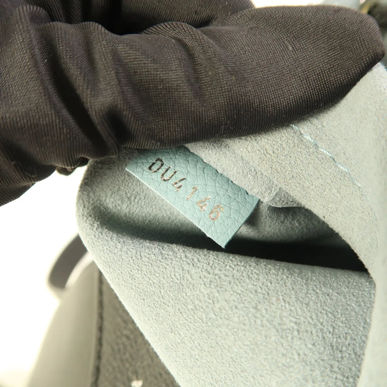 LOUIS VUITTON Lock Me M43170 背包 牛皮 藍色 / 棕色 / Pale Blue/Black 牛皮 中古品A - 縮圖 9