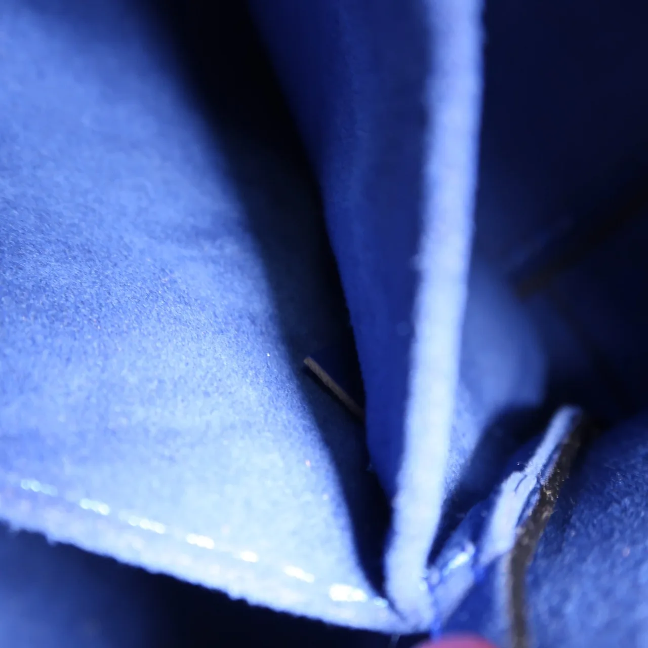 LOUIS VUITTON NeoNoe M52853 兩用包 牛皮 黑色 / 紅色 / Black/Navy 牛皮 中古品A - 縮圖 5