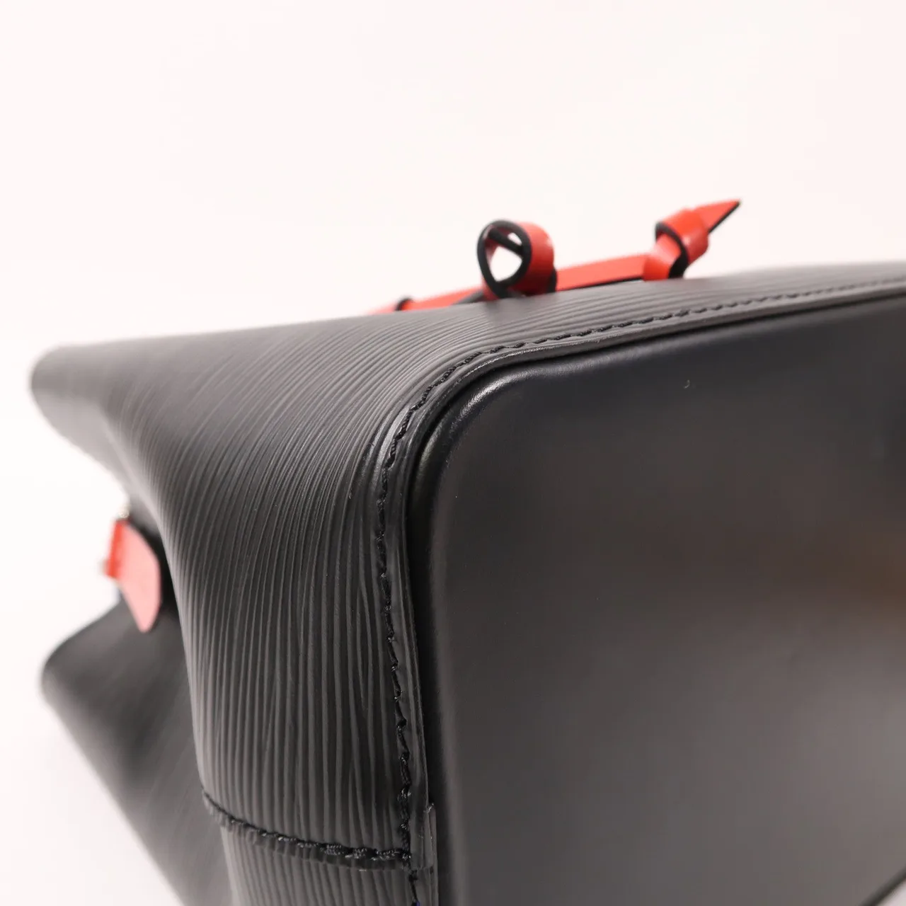 LOUIS VUITTON NeoNoe M52853 兩用包 牛皮 黑色 / 紅色 / Black/Navy 牛皮 中古品A - 縮圖 7