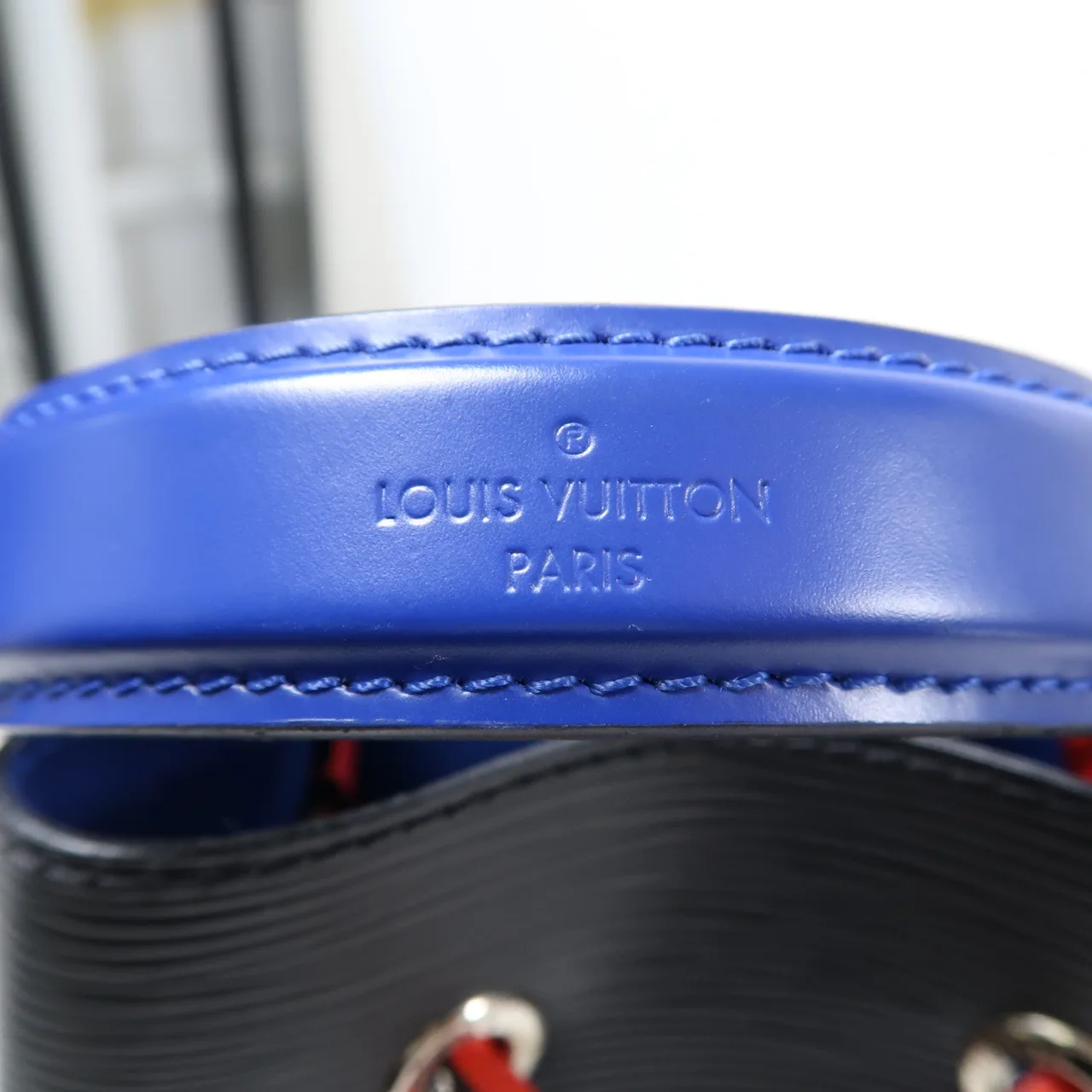 LOUIS VUITTON NeoNoe M52853 兩用包 牛皮 黑色 / 紅色 / Black/Navy 牛皮 中古品A - 縮圖 13