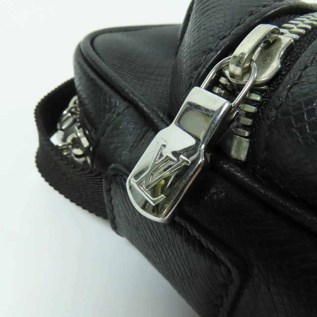 LOUIS VUITTON Outdoor Messenger M30233 肩背包 塗層帆布 黑色 / Black 塗層帆布 中古品A - 縮圖 11