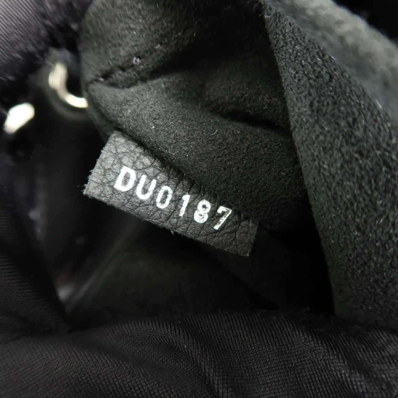 LOUIS VUITTON Lock Me Backpack M41815 背包 牛皮 黑色 / Black 牛皮 中古品A - 縮圖 8