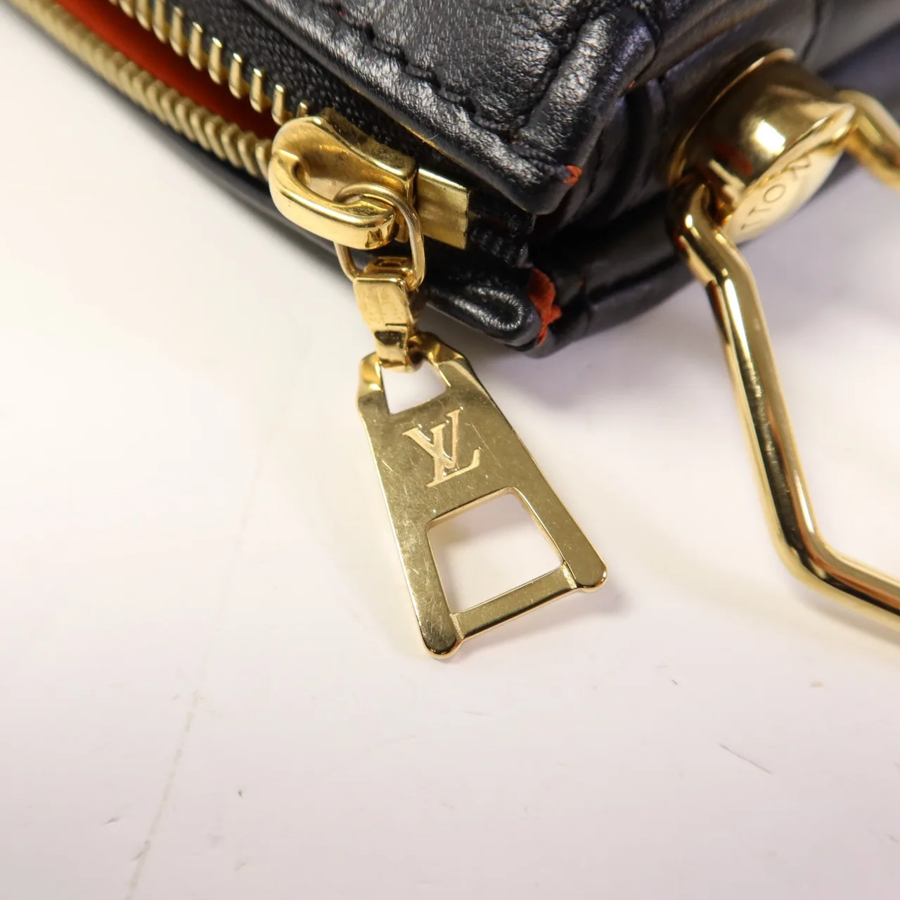 LOUIS VUITTON Coussin M21259 兩用包 羊皮 黑色 / Black 羊皮 中古品A - 縮圖 8