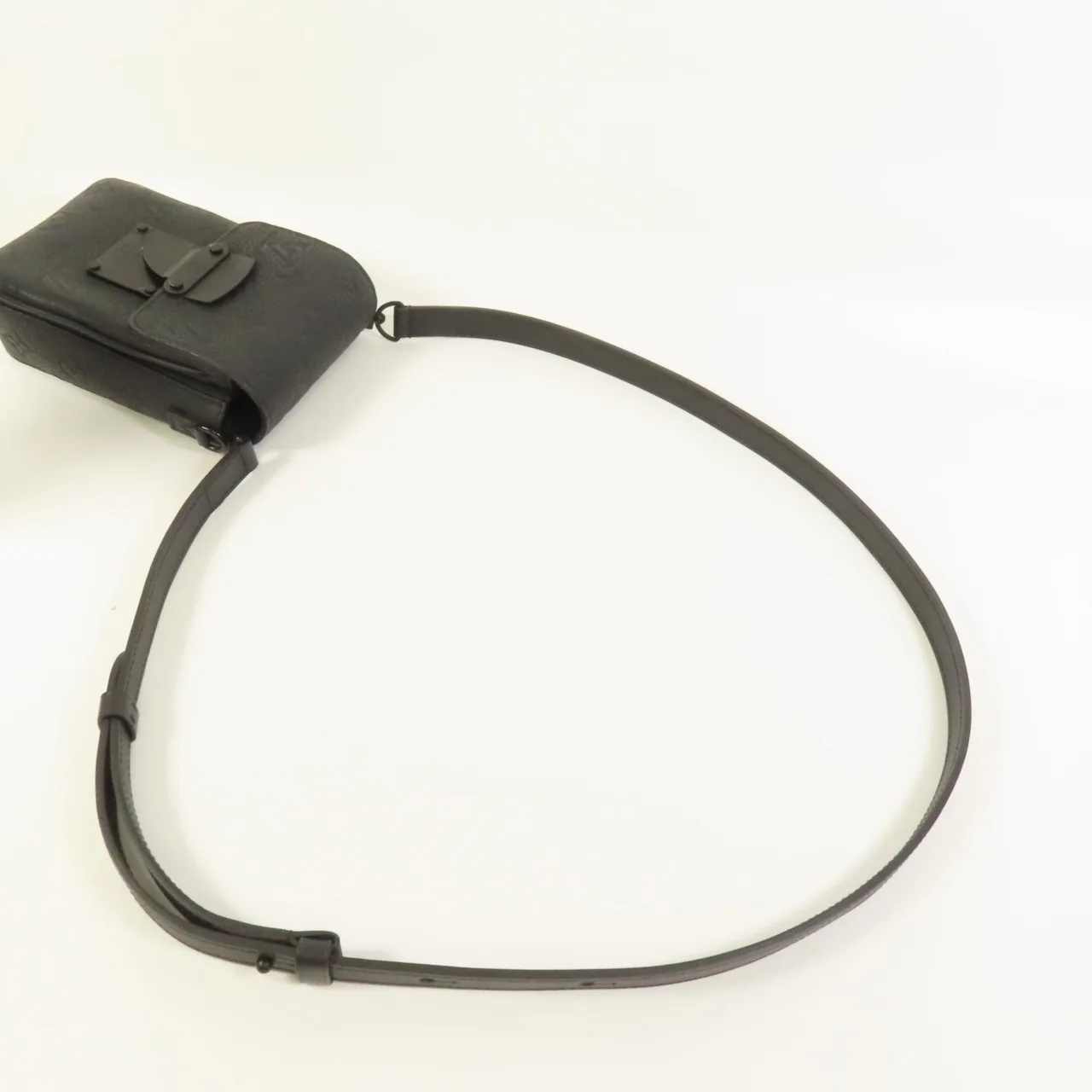 LOUIS VUITTON S-Lock M81524 Shoulder Bag Calfskin 黑色 / Black Calfskin Rank A - Thumbnail 6