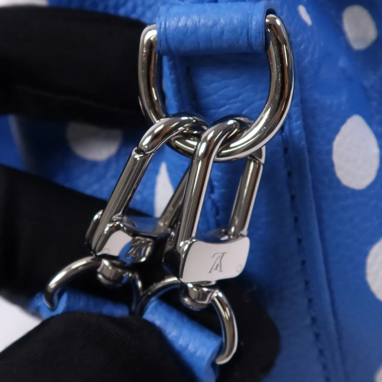 LOUIS VUITTON Nano Noe M81985 2-Way Bag Calfskin 白色 / 藍色 / Blue/White Calfskin Like New - Thumbnail 6