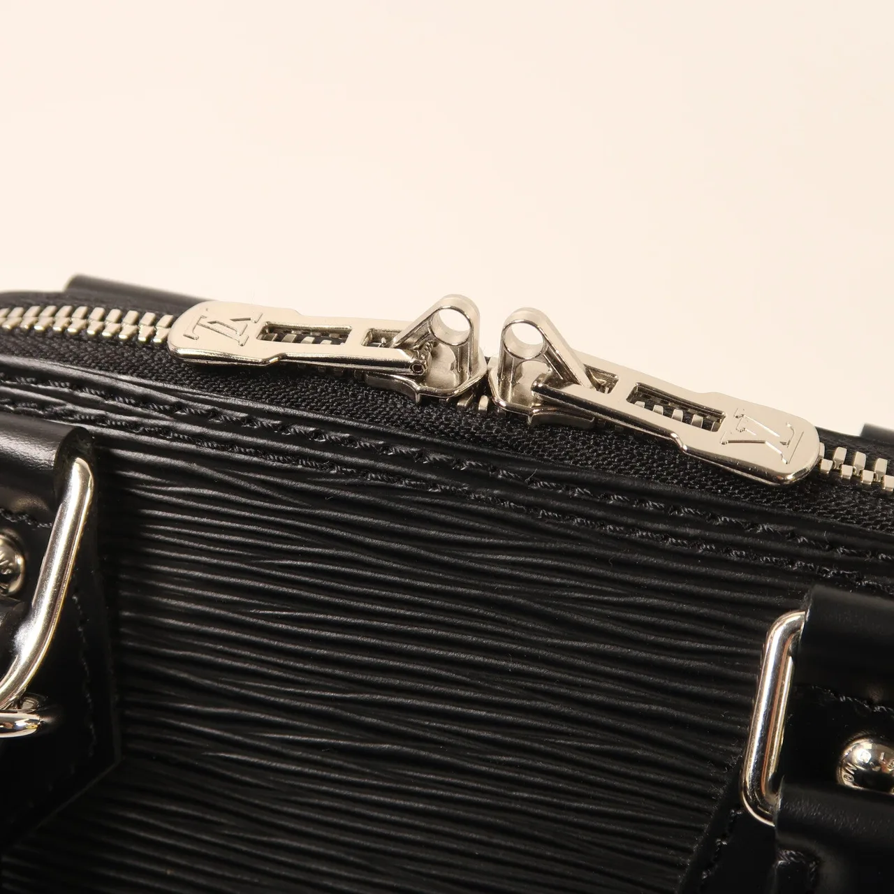 LOUIS VUITTON Alma M40862 2-Way Bag Calfskin 黑色 Calfskin Like New - Thumbnail 9