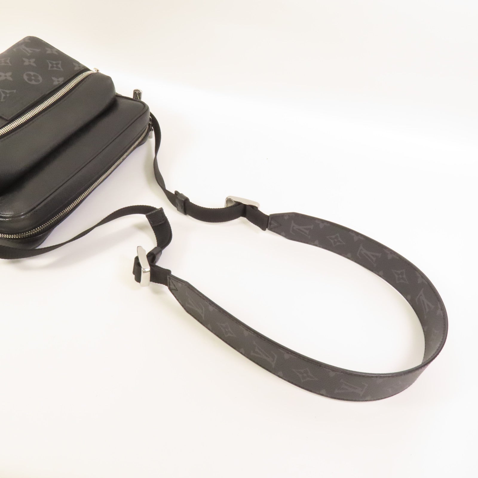 LOUIS VUITTON Outdoor Messenger M30233 Shoulder Bag Coated Canvas 5