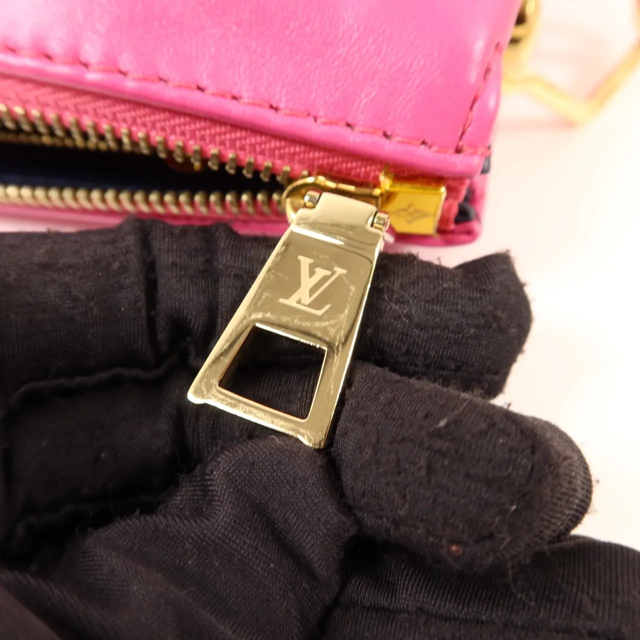 LOUIS VUITTON Coussin M21773 Shoulder Bag Lambskin 粉色 / Rose Miami Pink Lambskin Rank A - Thumbnail 9