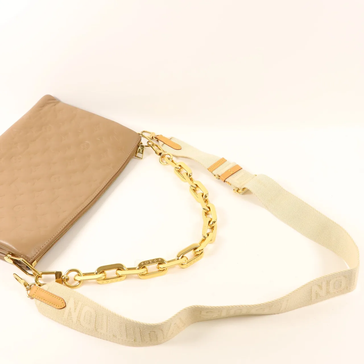 LOUIS VUITTON Coussin M21276 肩背包 羊皮 棕色 / Taupe 羊皮 中古品B - 縮圖 5