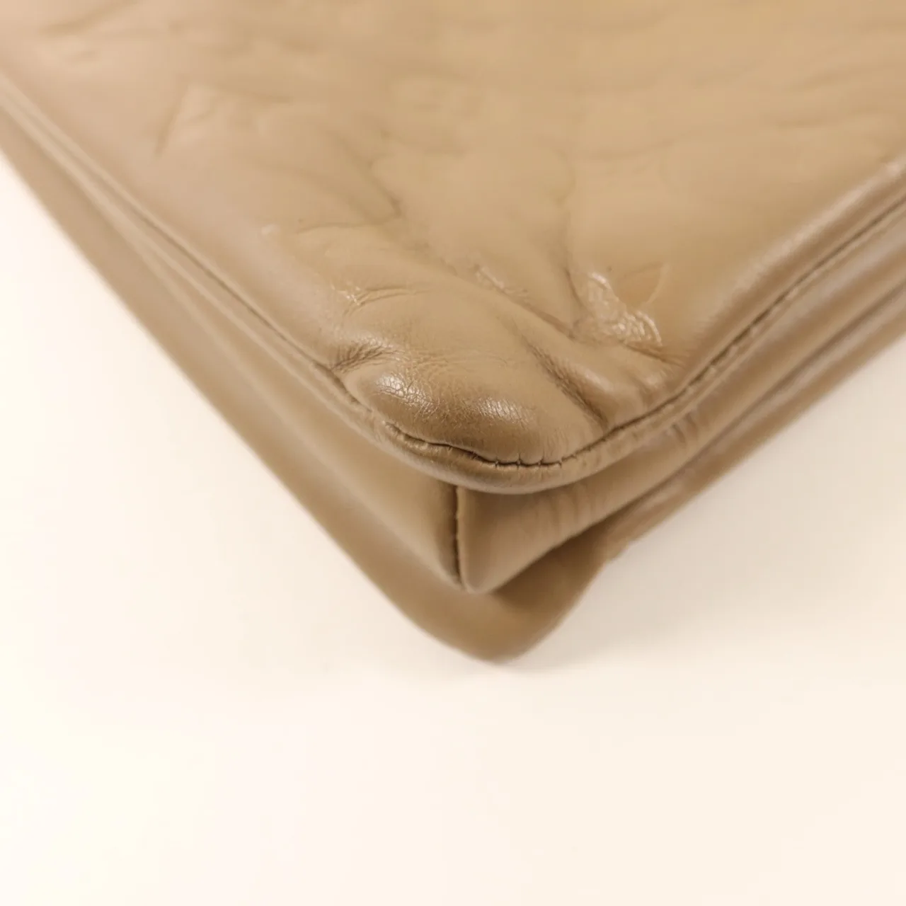 LOUIS VUITTON Coussin M21276 肩背包 羊皮 棕色 / Taupe 羊皮 中古品B - 縮圖 15