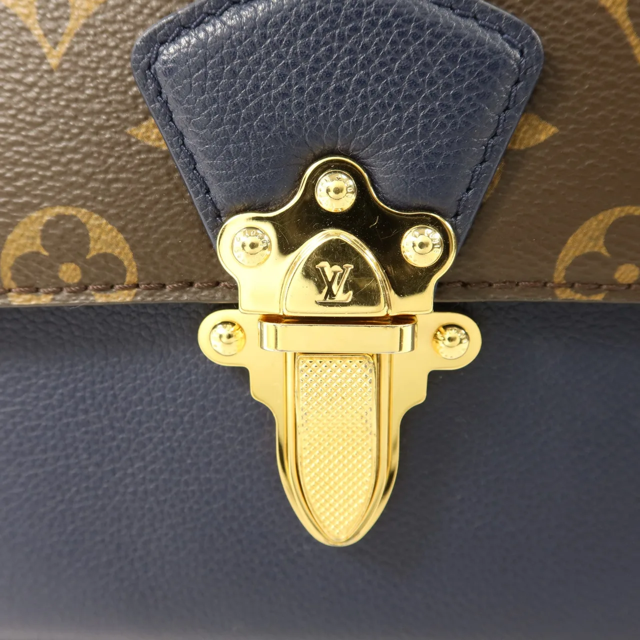 LOUIS VUITTON Victoire M44038 肩背包 塗層帆布 棕色 / 海軍藍 / Brown/Blue 塗層帆布 中古品A - 縮圖 10