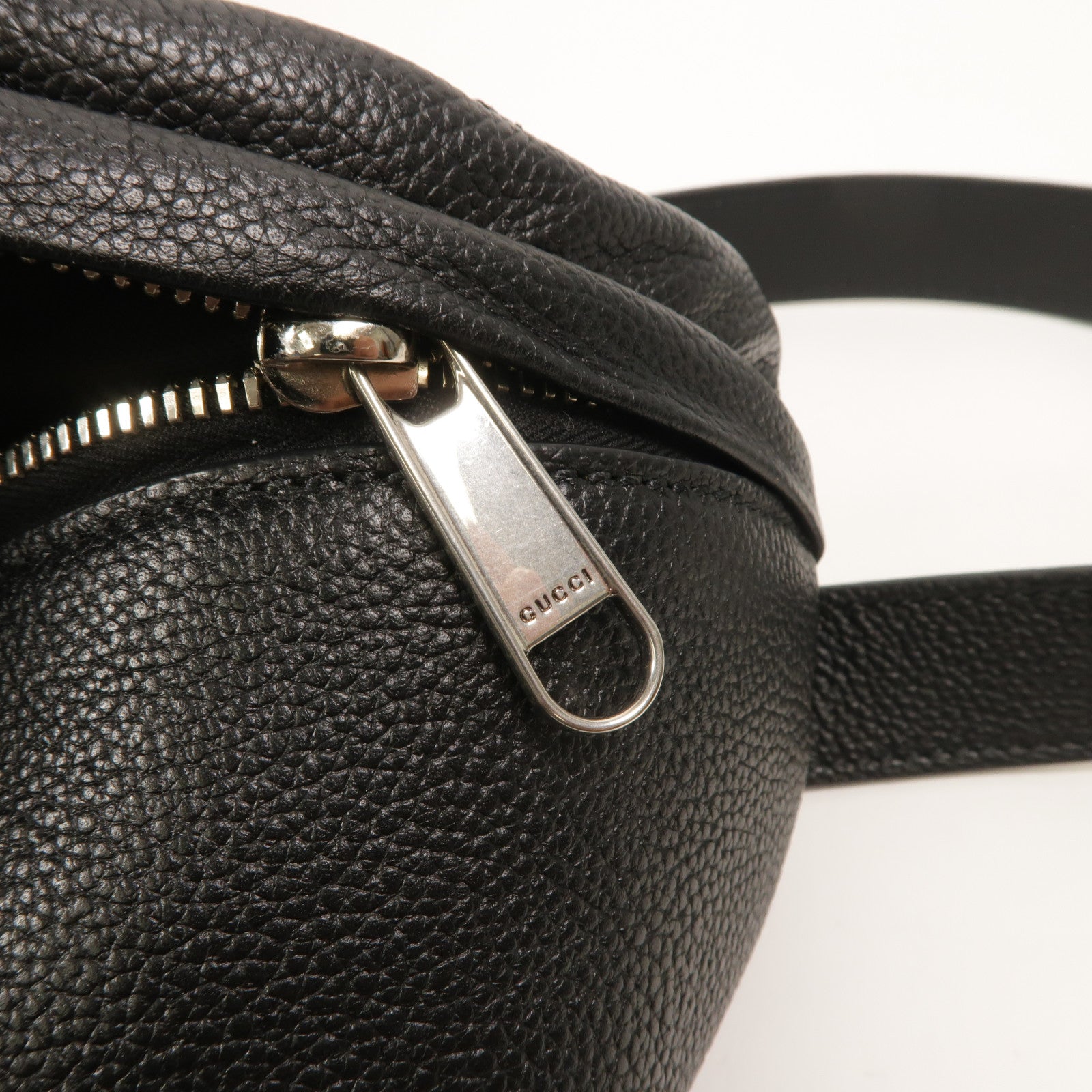 LOUIS VUITTON 768111 Belt Bag Calfskin 17