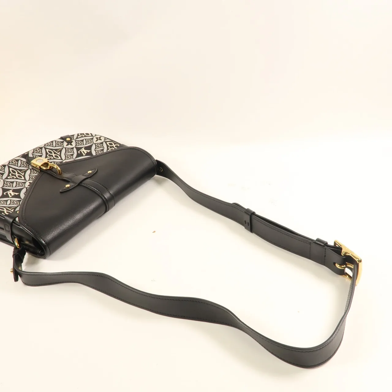 LOUIS VUITTON Saumur M57488 肩背包 皮革 黑色 皮革 中古品A - 縮圖 9