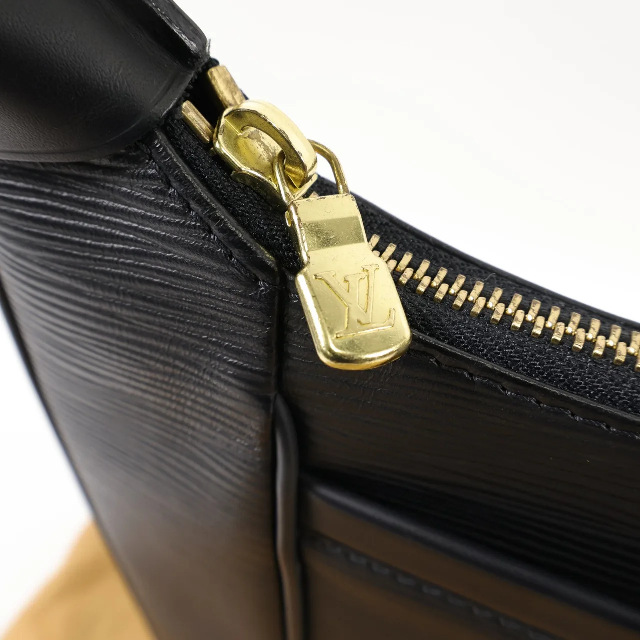 LOUIS VUITTON M58972 肩背包 牛皮 黑色 / Black 牛皮 中古品A - 縮圖 15