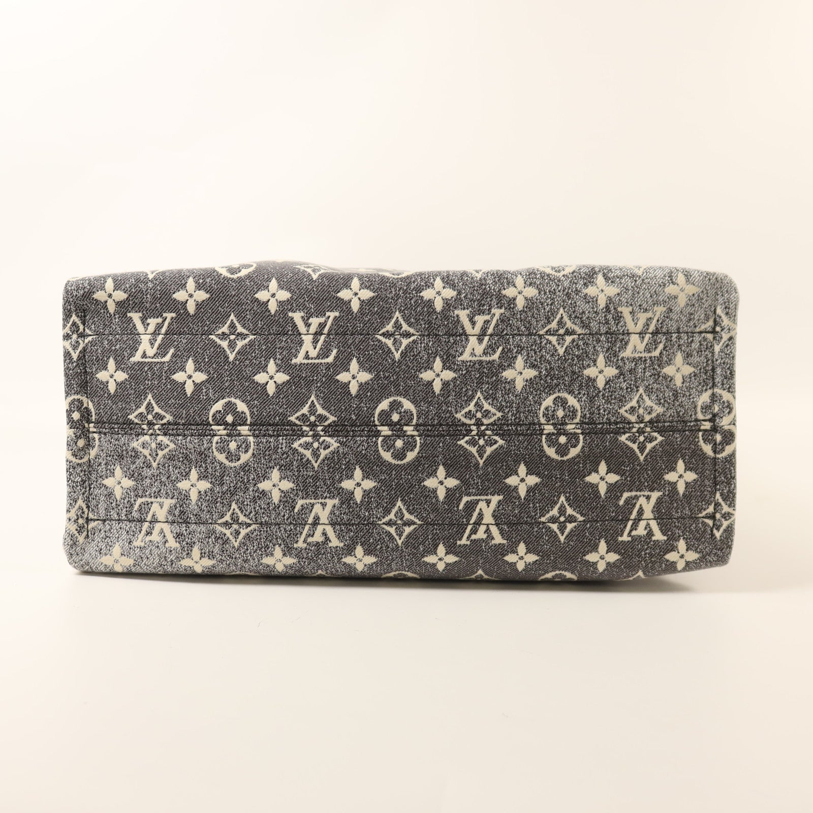 LOUIS VUITTON OnTheGo M46448 2-Way Bag denim 4