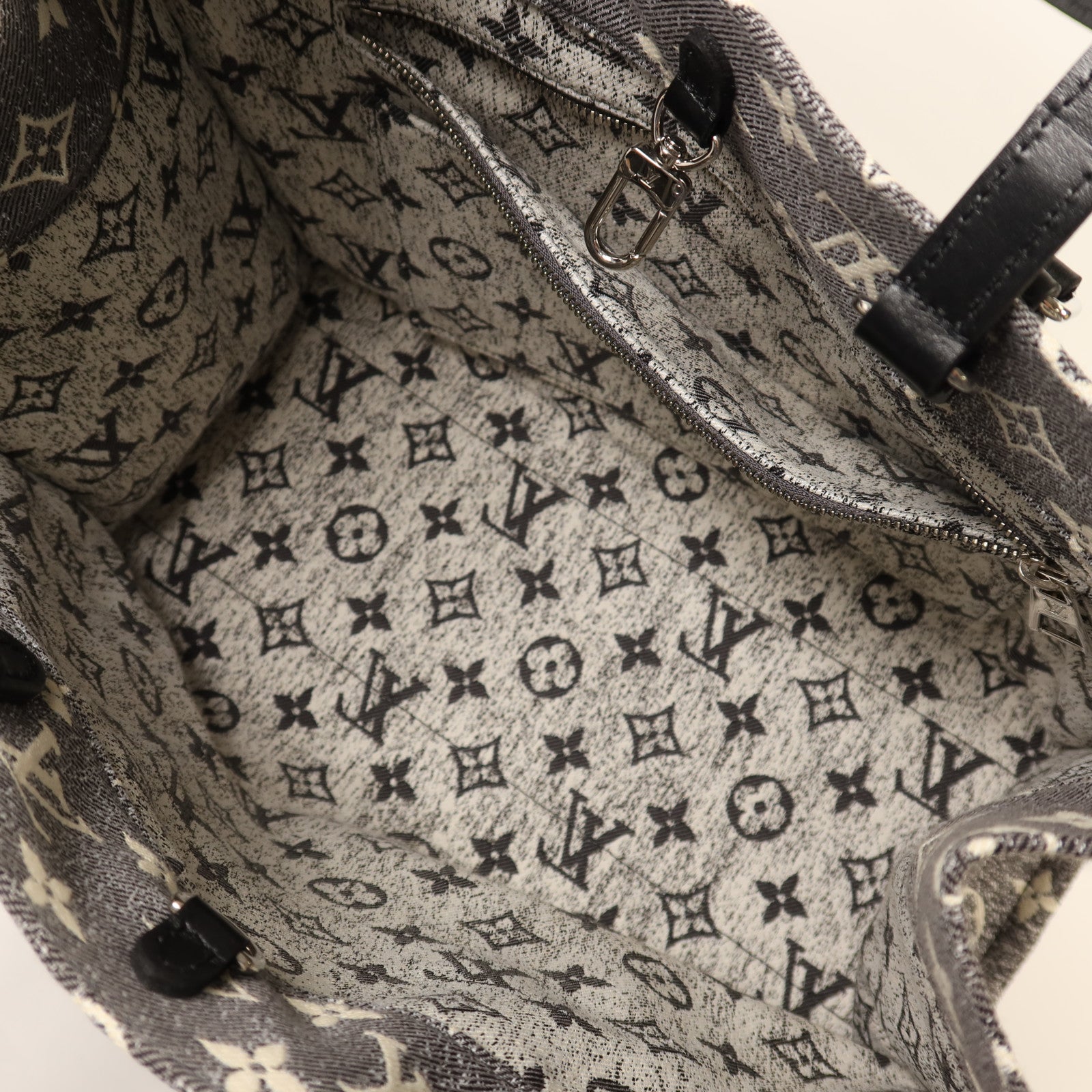 LOUIS VUITTON OnTheGo M46448 2-Way Bag denim 5