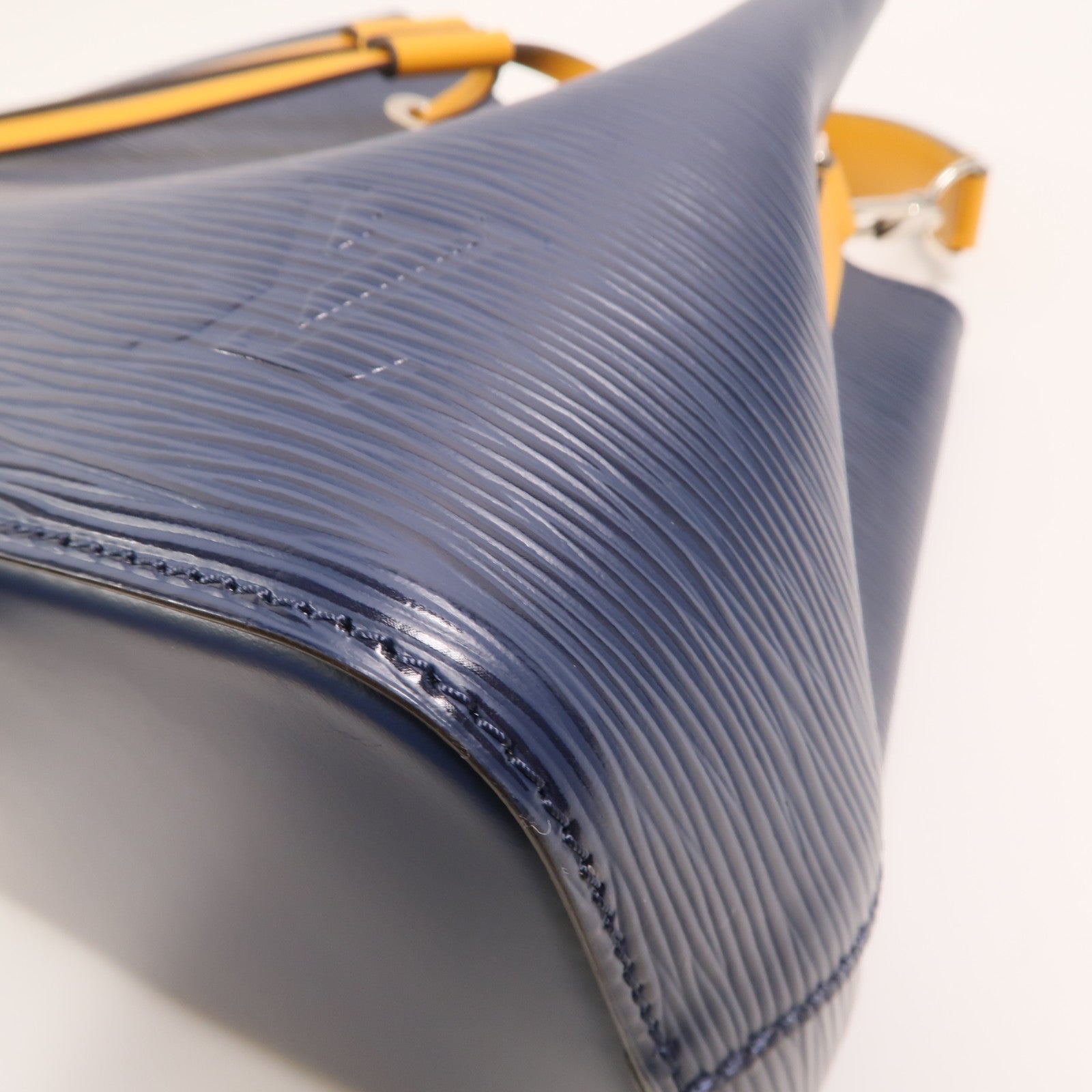 LOUIS VUITTON NeoNoe M53610 2-Way Bag Calfskin 11