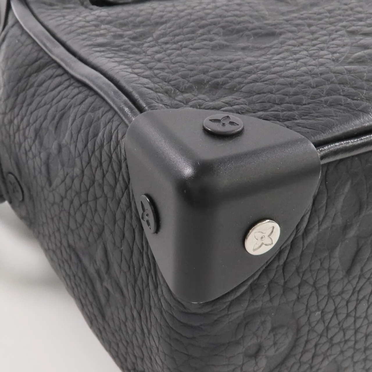 LOUIS VUITTON Soft Trunk M55702 Shoulder Bag Calfskin 黑色 Calfskin Rank A - Thumbnail 7