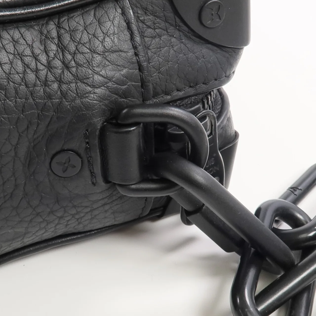 LOUIS VUITTON Soft Trunk M55702 Shoulder Bag Calfskin 黑色 Calfskin Rank A - Thumbnail 10