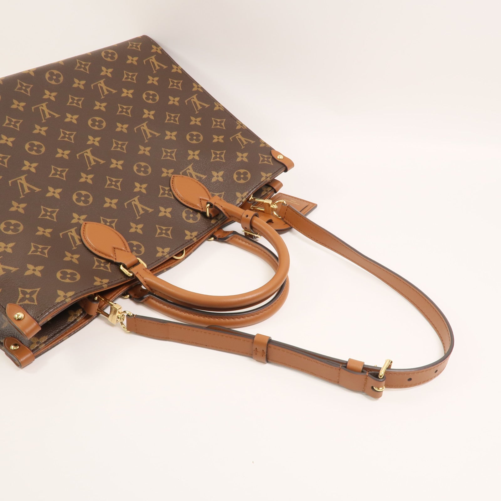 LOUIS VUITTON OnTheGo M14235 肩背包 塗層帆布 7