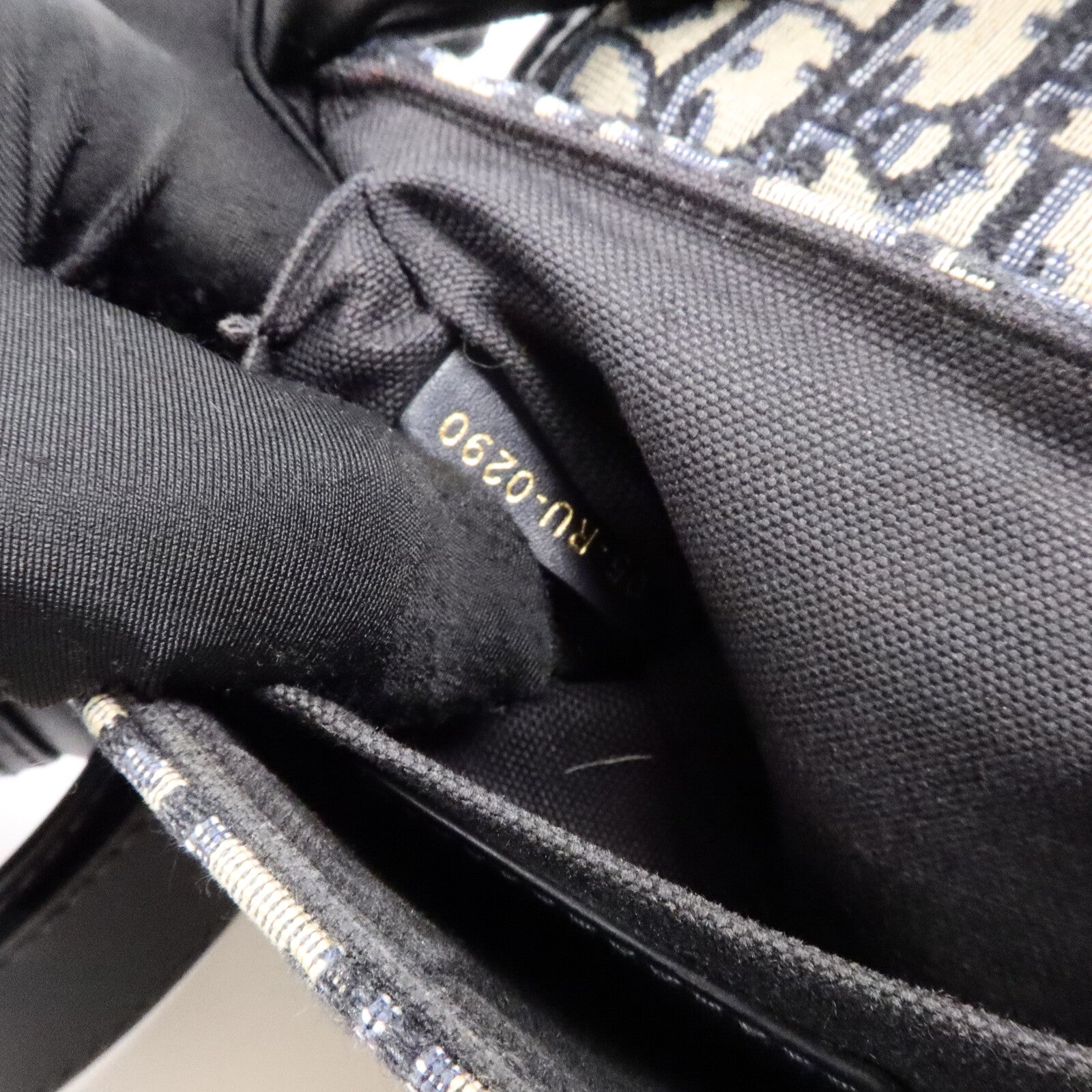 LOUIS VUITTON Montaigne M9204UTZQ 肩背包 帆布 8