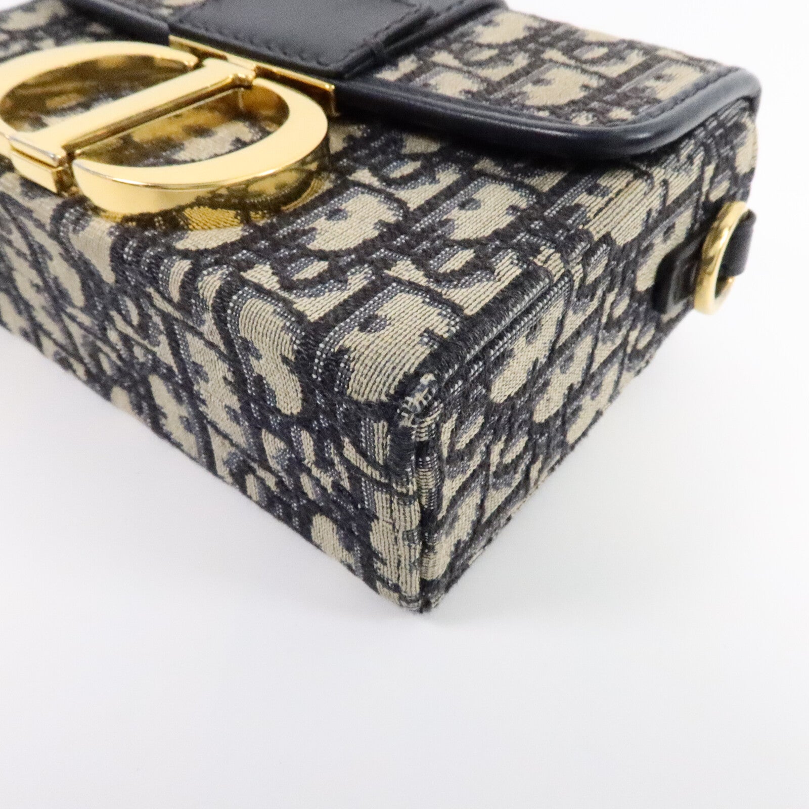 LOUIS VUITTON Montaigne M9204UTZQ 肩背包 帆布 11