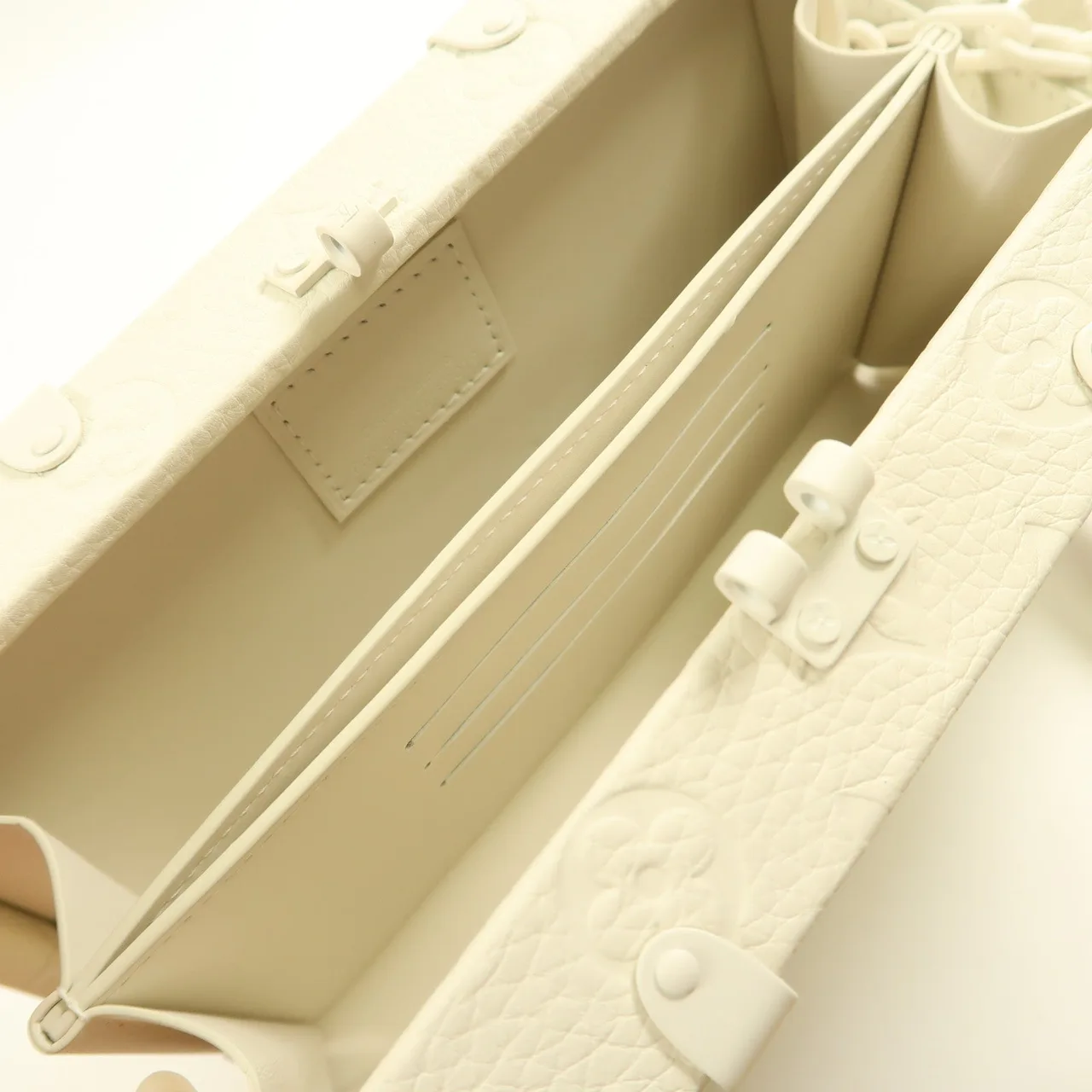 LOUIS VUITTON Trunk M20153 肩背包 塗層帆布 白色 / White 塗層帆布 中古品A - 縮圖 5