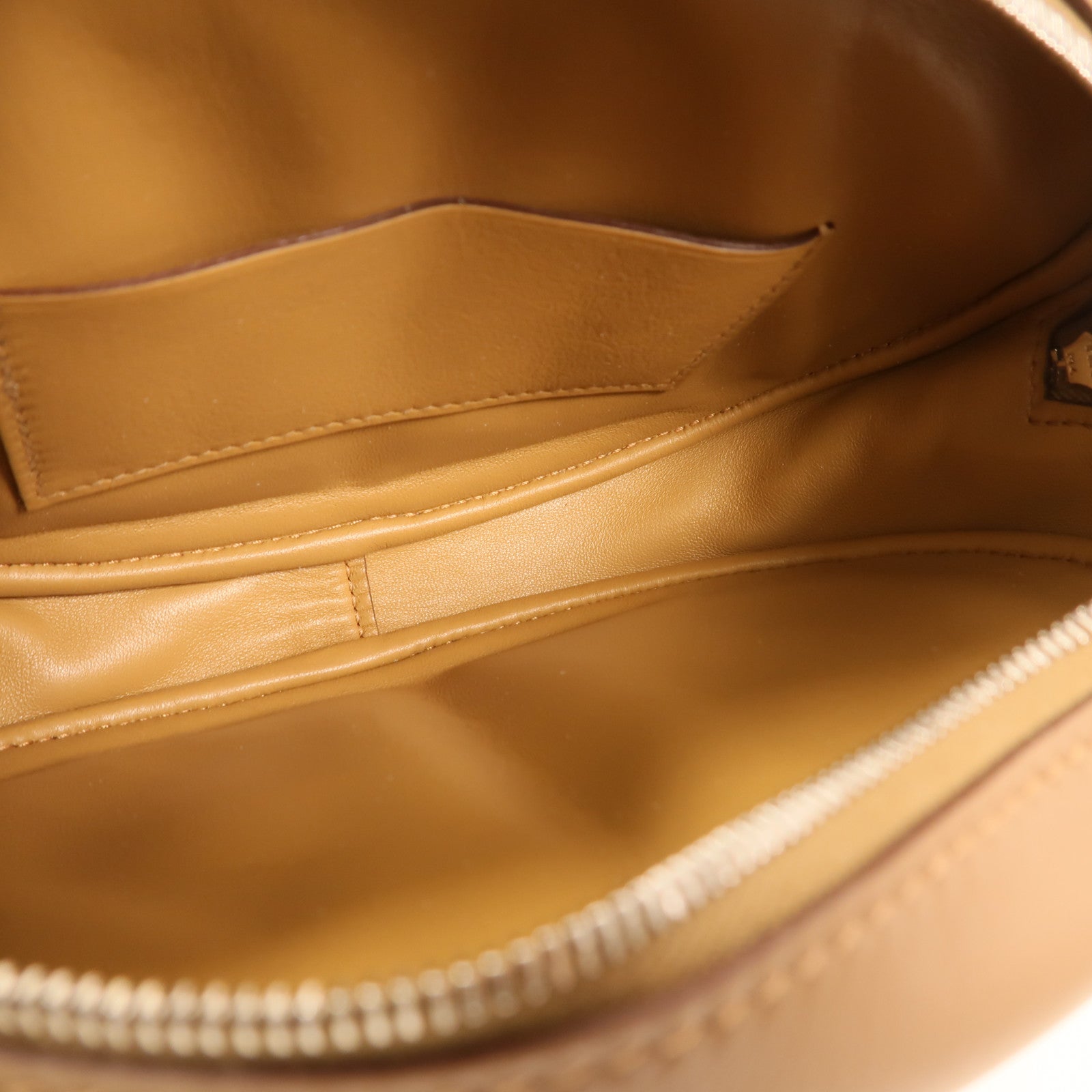 LOUIS VUITTON Loop 腰包 牛皮 5