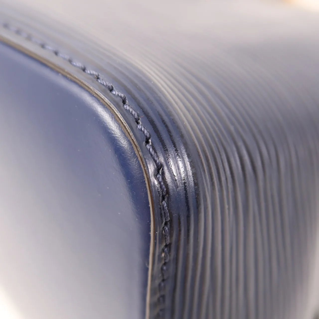 LOUIS VUITTON NeoNoe M53610 兩用包 牛皮 海軍藍 / 黃色 / Blue 牛皮 中古品B - 縮圖 12