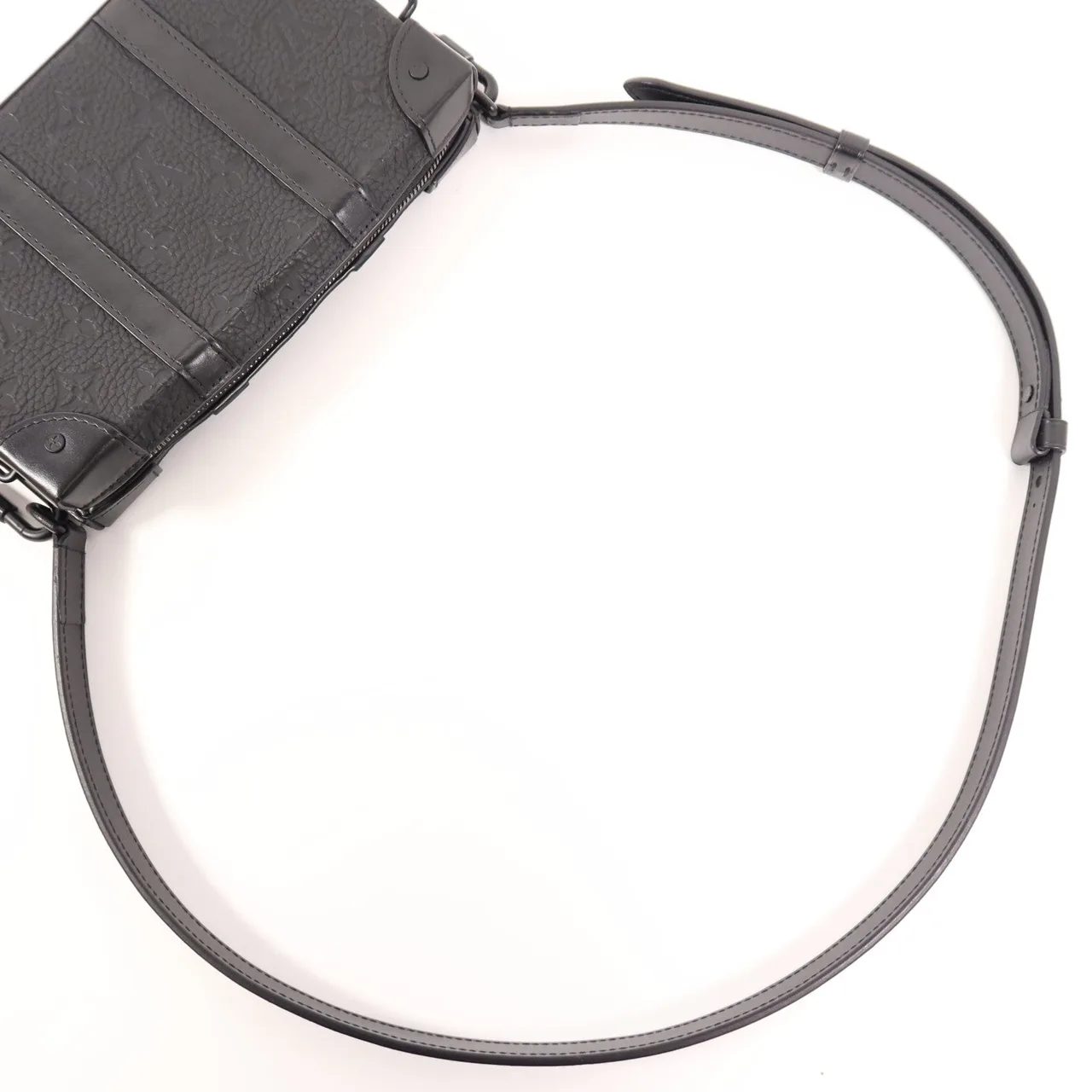 LOUIS VUITTON Soft Trunk M80224 Shoulder Bag Calfskin 黑色 / Black Calfskin Rank B - Thumbnail 8