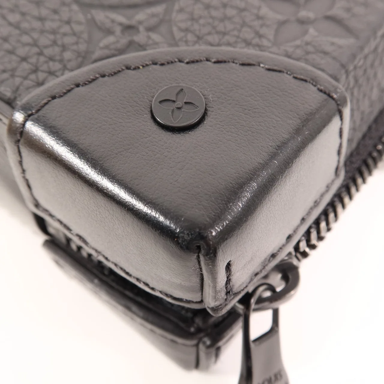 LOUIS VUITTON Soft Trunk M80224 Shoulder Bag Calfskin 黑色 / Black Calfskin Rank B - Thumbnail 11